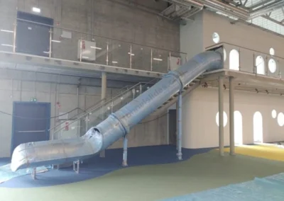 Túnel de evacuación en una nave industrial, Austria
