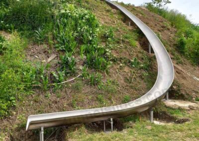 Literalmente, un tobogán de montaña de acero inoxidable