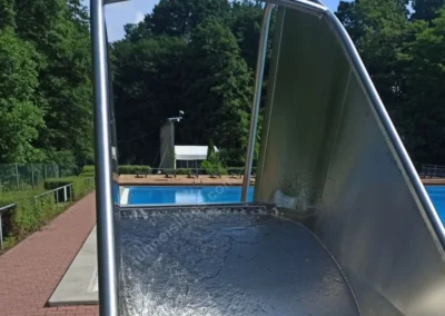 Agua para el tobogán