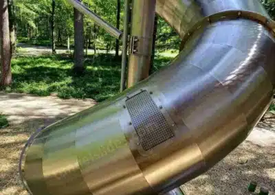 The window is an effective element of the tunnel slide